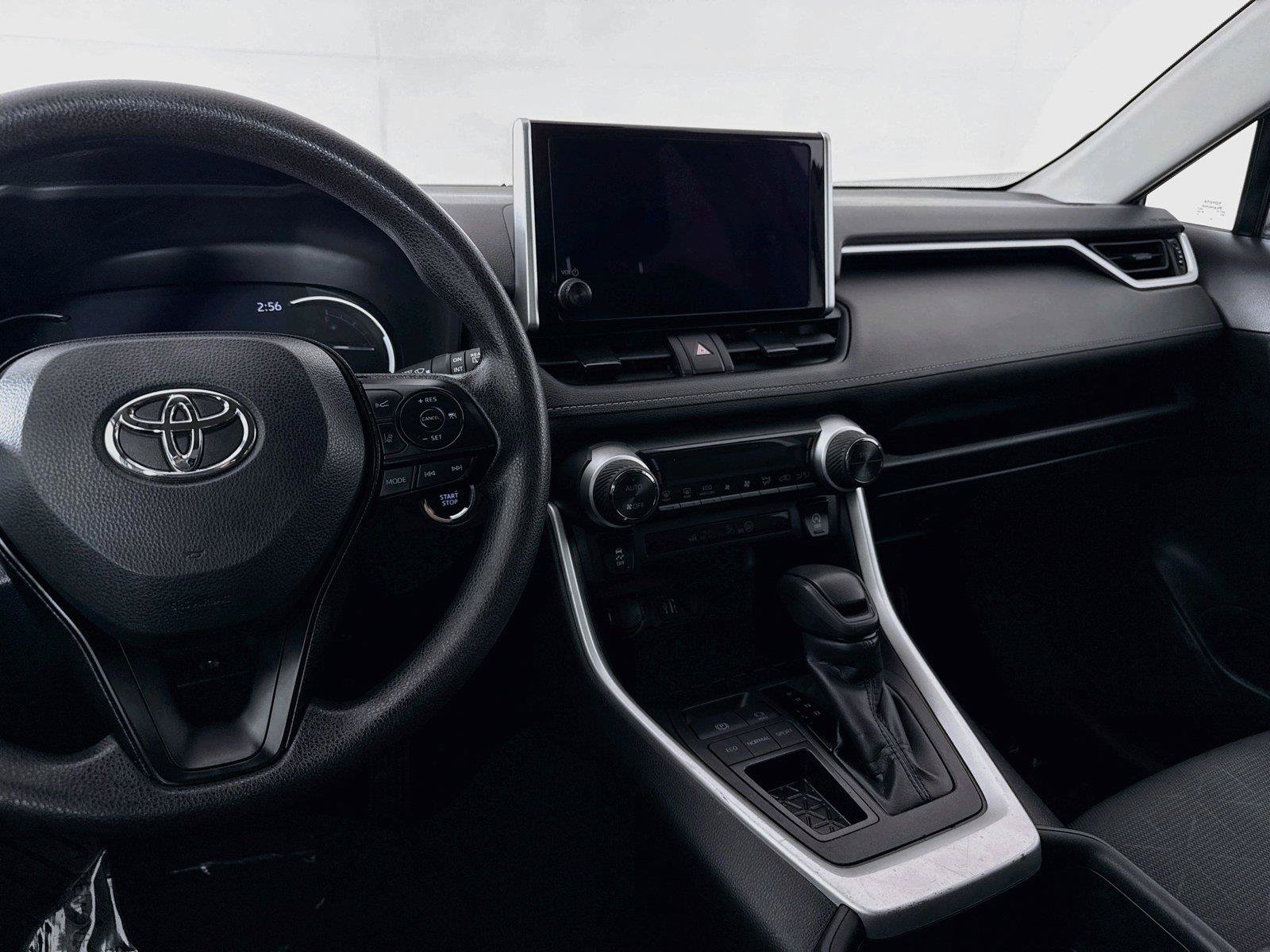 Certified 2025 Toyota RAV4 XLE FWD image 30