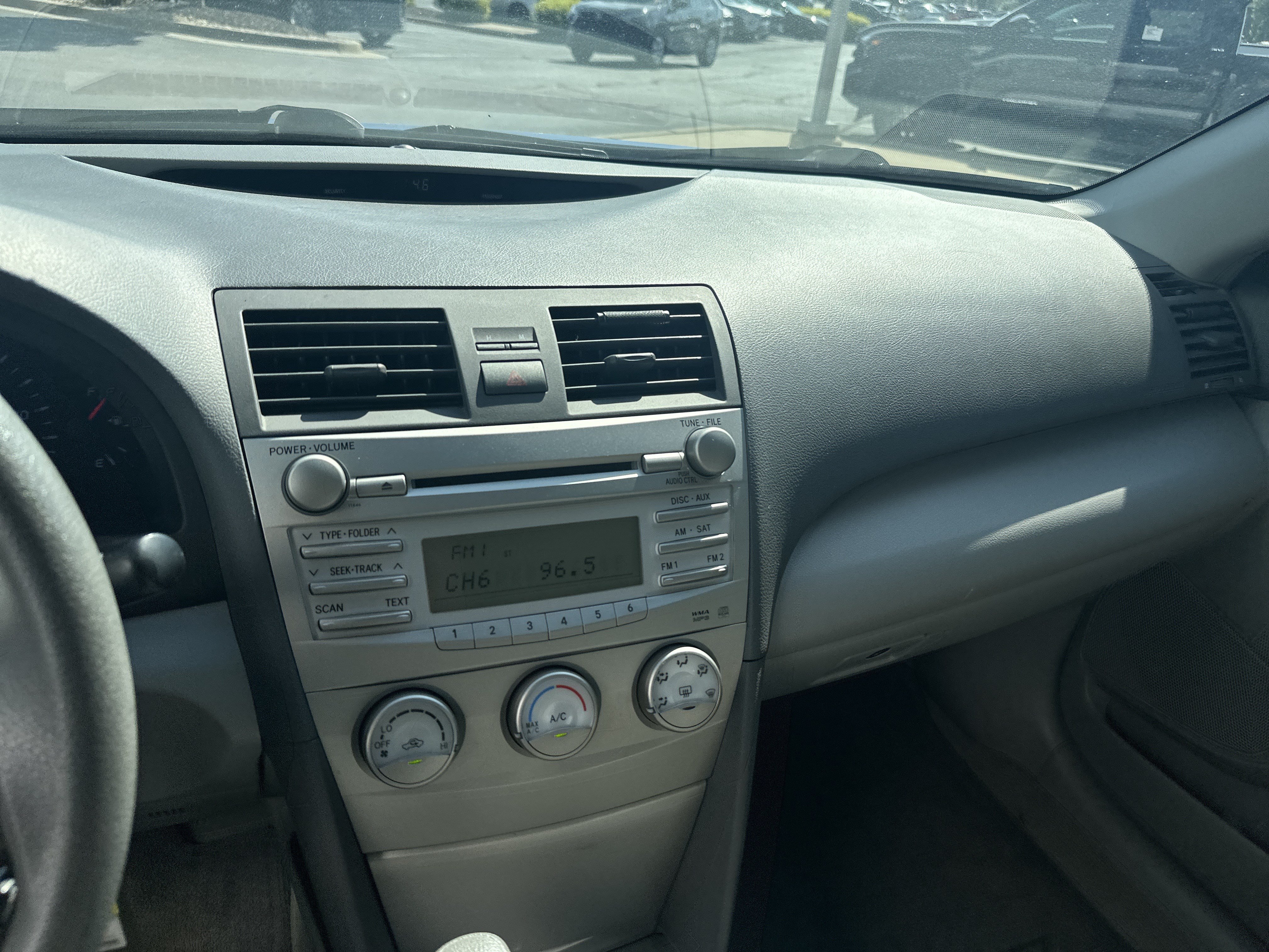 Used 2011 Toyota Camry LE w/ LE Extra-Value Pkg FWD image 22