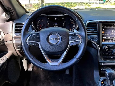 Used 2017 Jeep Grand Cherokee Altitude image 8