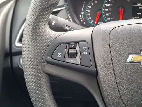 Used 2022 Chevrolet Trax LS w/ Tint and Cruise Package image 22