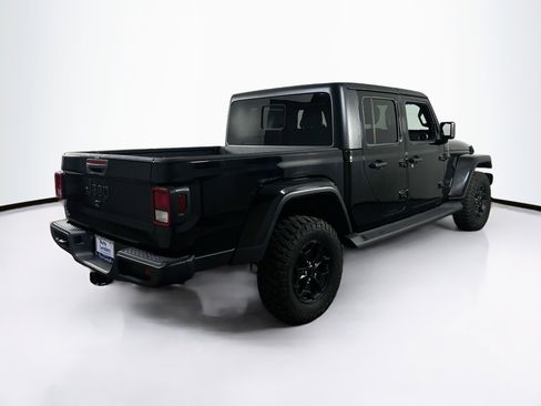 Used 2022 Jeep Gladiator Willys AWD/4WD image 5