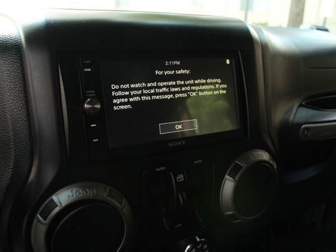 Used 2014 Jeep Wrangler Unlimited Sport w/ Quick Order Package 23S AWD/4WD image 29