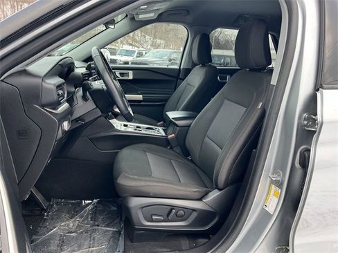 Used 2022 Ford Explorer XLT image 15