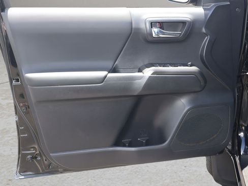Certified 2023 Toyota Tacoma TRD Sport AWD/4WD image 9