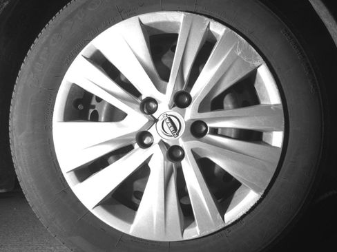 Used 2025 Nissan Sentra S FWD image 13