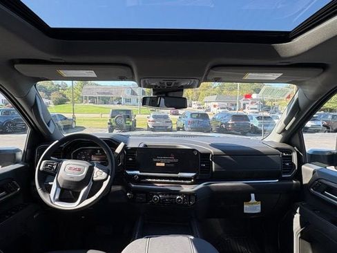 New 2025 GMC Sierra 2500 SLT image 19