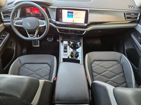 Used 2024 Volkswagen Atlas Peak Edition SE image 16