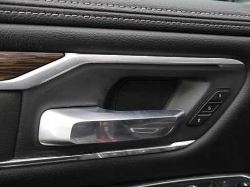 Used 2020 RAM 1500 Laramie AWD/4WD image 39