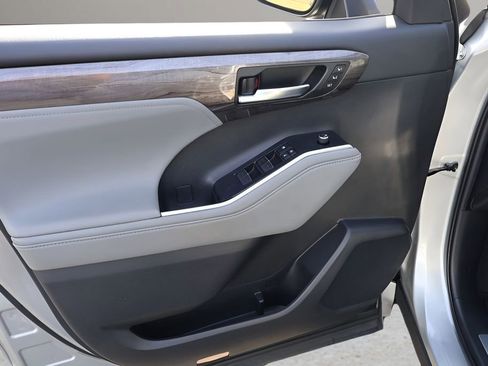 Certified 2021 Toyota Highlander Limited image 26