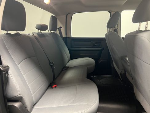 Used 2018 RAM 1500 Express image 17