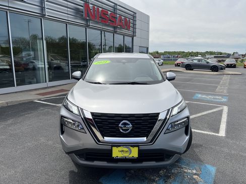 Used 2021 Nissan Rogue SV AWD/4WD image 11