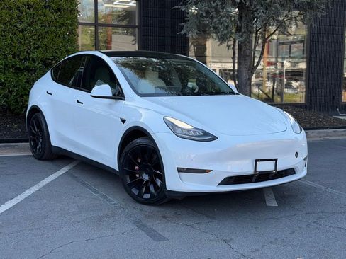 Used 2021 Tesla Model Y Long Range image 7