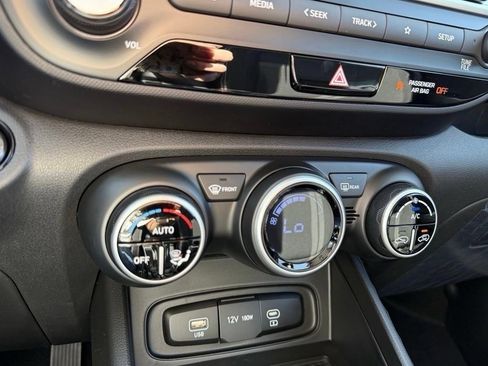 Certified 2025 Hyundai Venue SEL FWD image 17