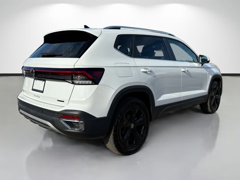 New 2026 Volkswagen Taos SEL image 3