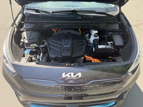 Used 2022 Kia Niro EX w/ Cold Weather Package FWD image 22
