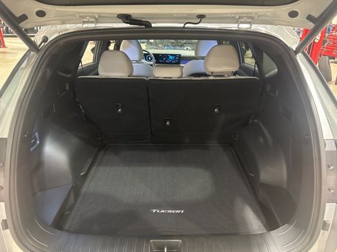 Used 2025 Hyundai Tucson Limited AWD/4WD image 40