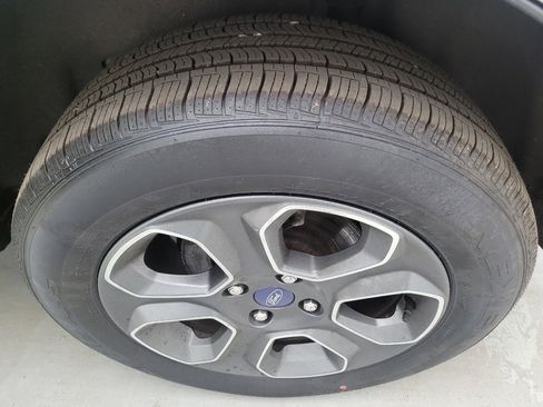 Used 2020 Ford EcoSport S image 31