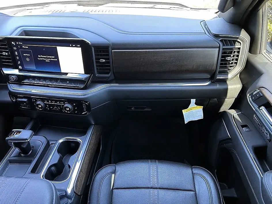Used 2023 Chevrolet Silverado 1500 High Country w/ High Country Premium Package AWD/4WD image 19