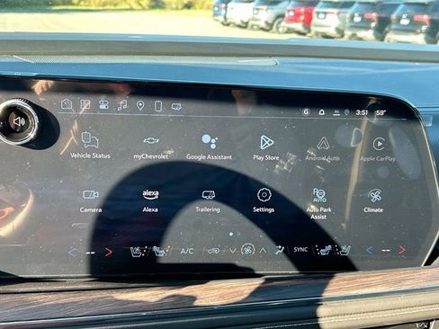 New 2025 Chevrolet Suburban Premier image 13