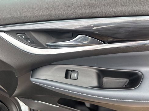 Used 2023 Buick Enclave Essence image 34