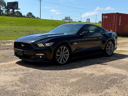 Used 2017 Ford Mustang GT Premium RWD image 26