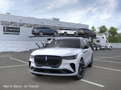 New 2026 Lincoln Nautilus Reserve image 2