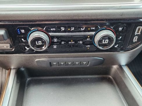 Used 2024 Chevrolet Silverado 2500 High Country w/ High Country Premium Package AWD/4WD image 18
