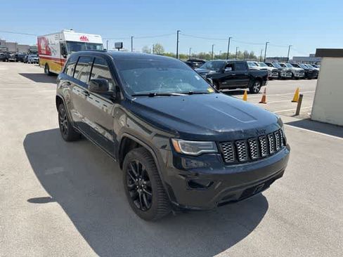 Used 2021 Jeep Grand Cherokee Laredo X image 20