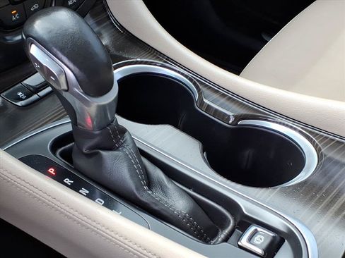Used 2020 Buick Envision Essence FWD image 31