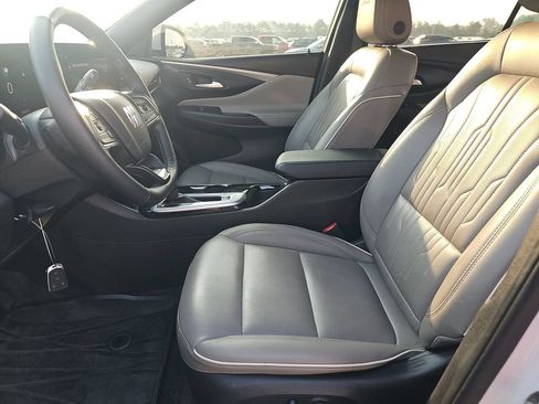 Used 2024 Buick Envista Avenir FWD image 3
