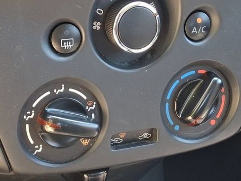 Used 2015 Nissan Versa S Plus FWD image 18