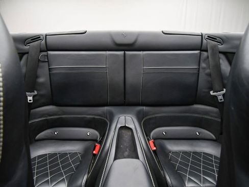 Used 2016 Ferrari California T image 18