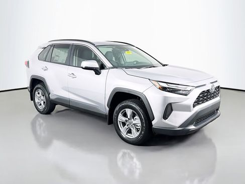 Used 2025 Toyota RAV4 XLE w/ Convenience Package image 3