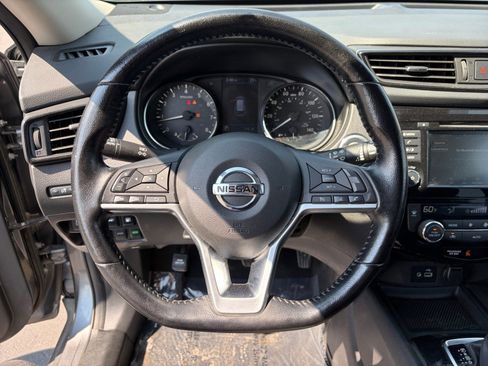 Used 2020 Nissan Rogue SV AWD/4WD image 12