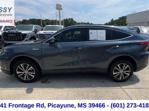 Used 2021 Toyota Venza LE image 5