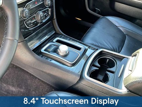 Used 2016 Chrysler 300 Limited image 22