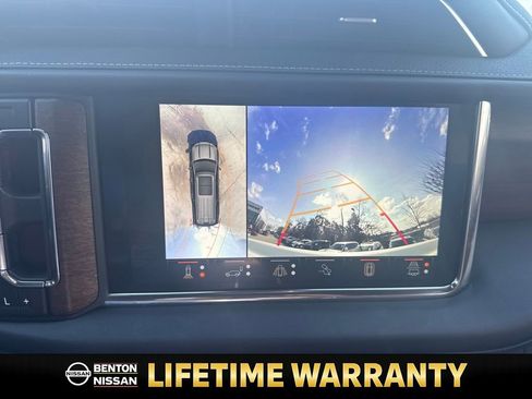 Used 2023 GMC Yukon Denali Ultimate image 11