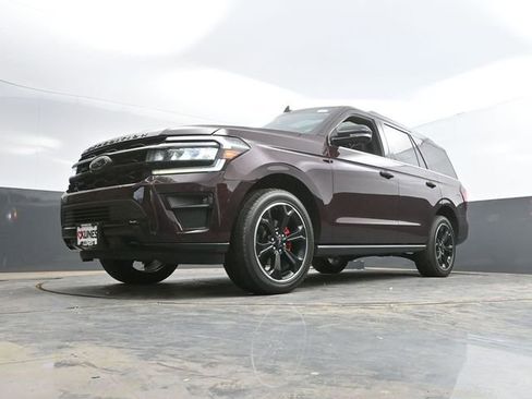 Used 2024 Ford Expedition Limited AWD/4WD image 49