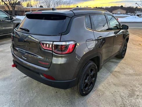 Used 2024 Jeep Compass Trailhawk AWD/4WD image 11