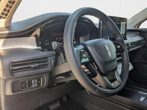 New 2025 Lincoln Corsair Premiere image 3