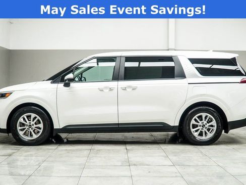 Used 2024 Kia Carnival LX FWD image 9
