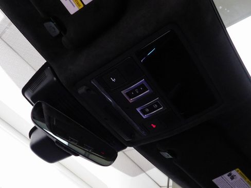 Used 2024 Jaguar F-PACE SVR image 79