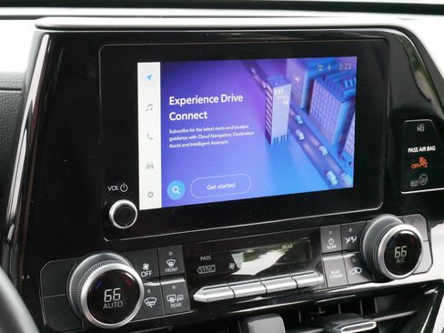 Certified 2024 Toyota Highlander LE AWD/4WD image 22