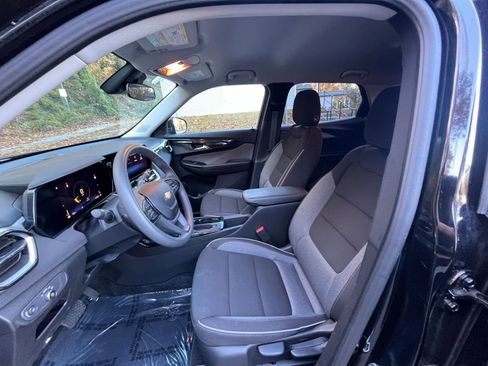 Used 2025 Chevrolet TrailBlazer LT image 23