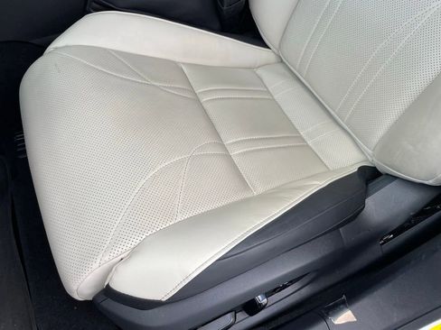 Used 2025 Lexus ES 350 Ultra Luxury w/ Accessory Package (Z2) image 24