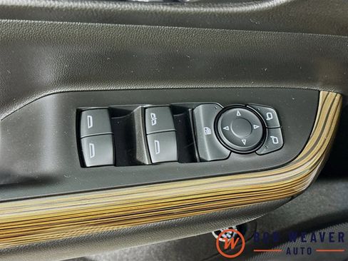 Certified 2023 GMC Acadia SLE w/ Driver Convenience Package image 18