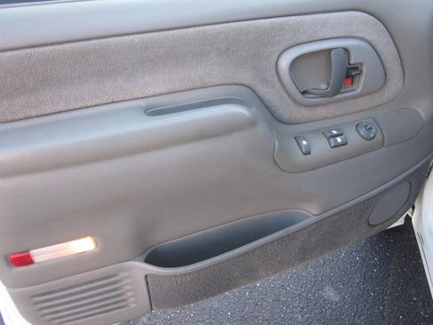 Used 1998 Chevrolet Silverado 2500 2WD Extended Cab w/ Preferred Equipment Group 2 image 12