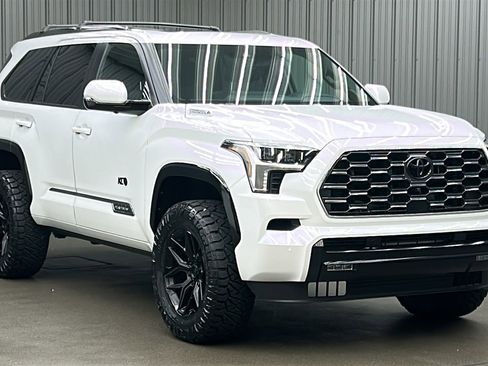 Used 2025 Toyota Sequoia Platinum image 7