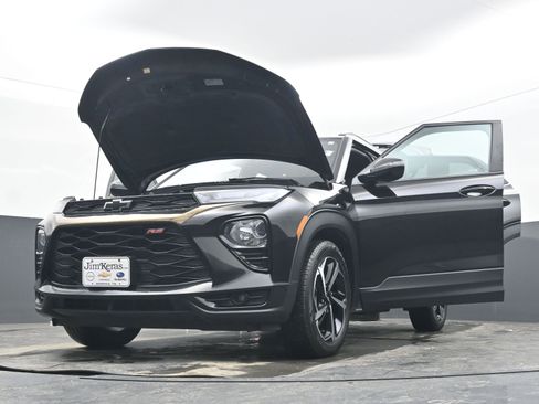 Used 2022 Chevrolet TrailBlazer RS w/ Sun and Liftgate Package image 36