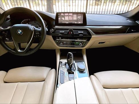 Used 2020 BMW 530i w/ Convenience Package image 15